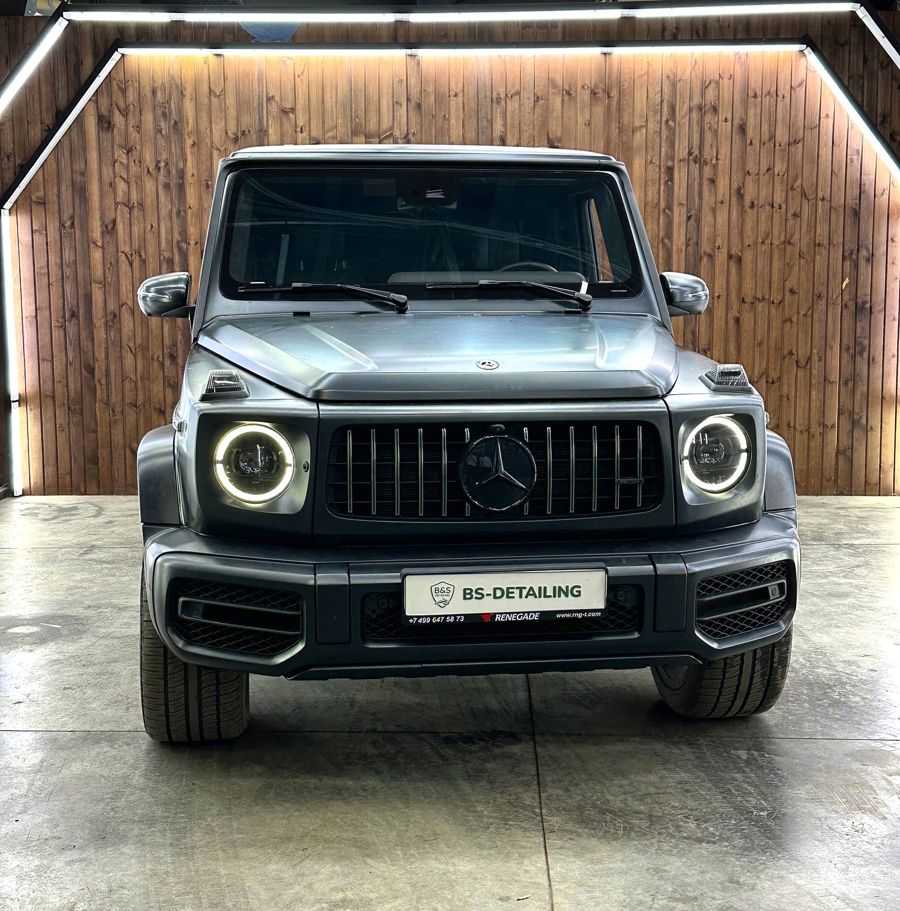 Полная оклейка в матовый полиуретан Mercedes-Benz G-Класс 3 Полная оклейка в матовый полиуретан Mercedes-Benz G-Класс